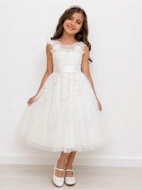 White Lace & Tulle‎ Flower Girl Dress with Satin Waistband 6/7 years